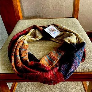 Beautiful  NWT Ugg infinity scarf.